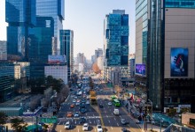이름 팔아 '150억' 벌었다…돈 쓸어담은 '뜻밖의 사업'