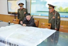 김정은, 서울 지도 펼쳐놓고 "물리력 거침없이 사용"