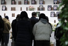 제주항공 참사 조문객 24만명 넘어…합동분향소 연장 운영