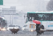 출근길도 '눈폭탄'…전국 '냉동고 한파' 계속[날씨]