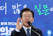 국힘 "이재명, 개딸에 광화문 동원령"…민주 "당원 대상으로 보낸 문자"