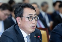 SKT 대표 "통신 역사상 최악 해킹"…위약금 면제는 '검토'