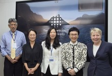 '외국인 잡아라'…신한금융, 이사회 의장도 해외서 투자자 미팅