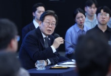 李 대통령 "로스쿨 논란 많더라…사법고시 부활 개인적 공감"