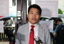 전한길의 예언…"날 품는 자가 앞으로 시장·의원·대통령"