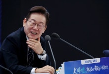 李 대통령 국정지지율 56%…민주 44.6%·국힘 36.2% [리얼미터]