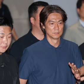 월드컵 32강도 못 갔는데…홍명보·클린스만에 '100억원' 펑펑