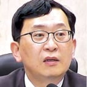 20년 이상 징역형…'내란재판 저승사자' 이진관 부장판사