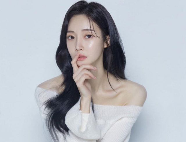 <b>티아라</b> 아름, 이혼<b>소송</b> 중 새로운 남성과 재혼발표