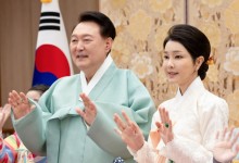 민주 “김건희 여사 파렴치한 활동 재개, 들끓는 민심에 기름”