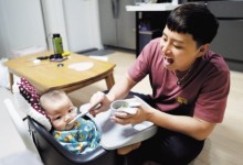 육아휴직 급여, 내년부터 최대 250만원으로 인상...중기 지원도 확대