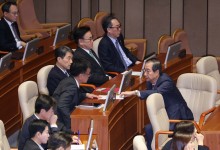 경제·외교사령탑 ‘계엄 리스크’ 불식 안간힘…“헌법 따라 수습”