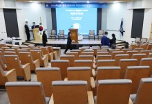 의대 학장들 “우리가 정부 설득하겠다…1년 반복하면 대가 커”