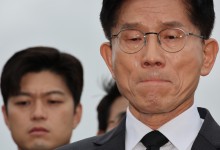 5·18민주묘지서 ‘눈물’ 김문수 “광주 5월 정신의 승리를 향해 싸울 것”