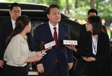 특검, 尹 상대로 체포저지·비화폰·국무회의 집중 조사