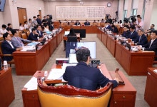 노란봉투법· 더 센 상법, 무엇이 문제길래…“불법파업 면죄부→산업 현장 혼란→기업 이탈 우려”[비즈360]