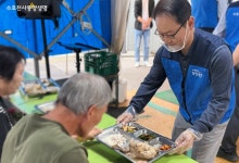 성대규 동양생명 대표, 노인의 날 어르신 300명에게 삼계탕 대접