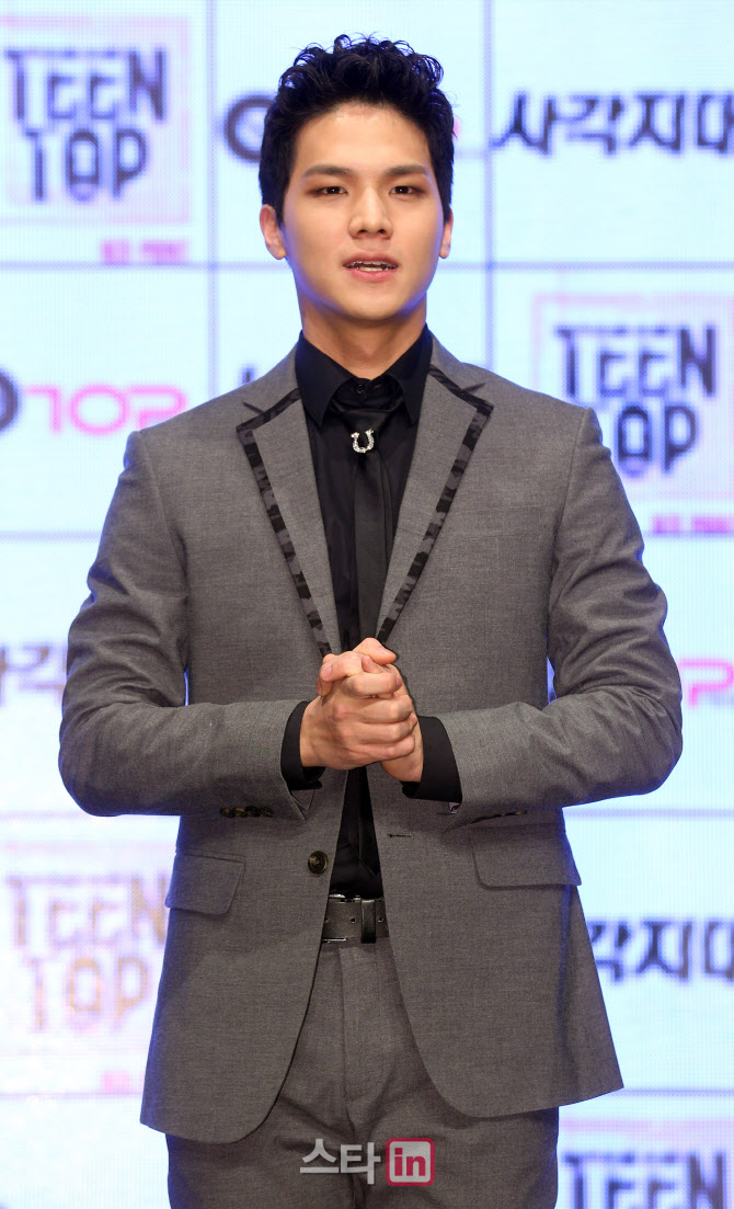 <b>틴탑</b> 캡, 욕설 방송 후 탈퇴…"맞지 않는 옷 벗고 팠다"[종합]