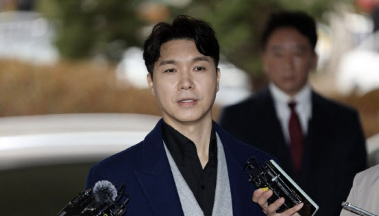 <b>박수홍</b>, <b>친형</b> 부부 민사소송 청구액 <b>116억</b>→198억 확대