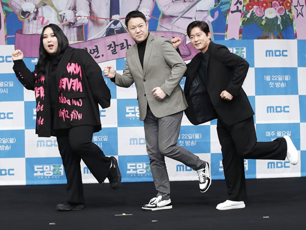 <b>김구라</b>X<b>김대호</b>X풍자, '대문자 T' 대세 모였다…손절 예능 '<b>도망쳐</b>' [종합]