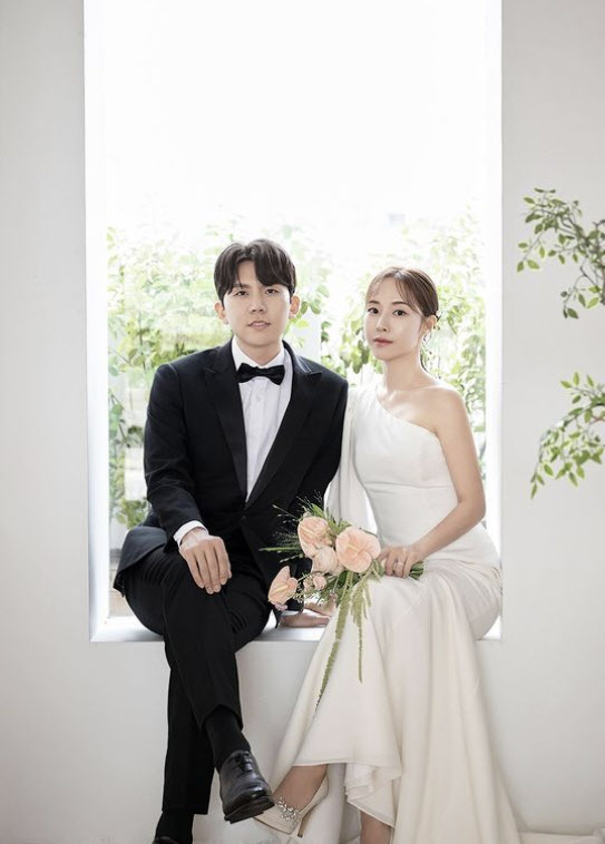 <b>탑독</b> 출신 김동성·정다야, 10년 열애 끝 <b>결혼</b>