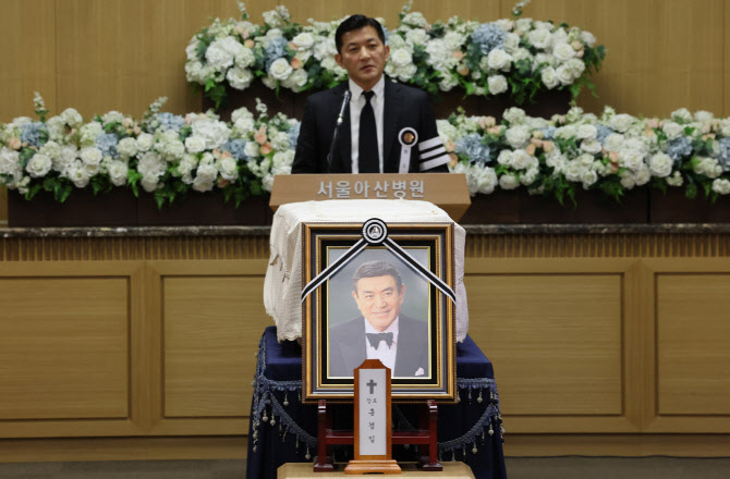 원로배우 故 <b>남궁원</b>, 8일 <b>영면</b>…<b>홍정욱</b> "아들로 산 평생이 자랑스러워"