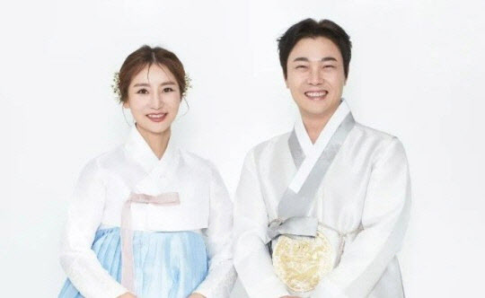 NRG <b>이성진</b>, 결혼 2년 만에 아빠<b>된다</b>… "태명은 뽁뽁이"