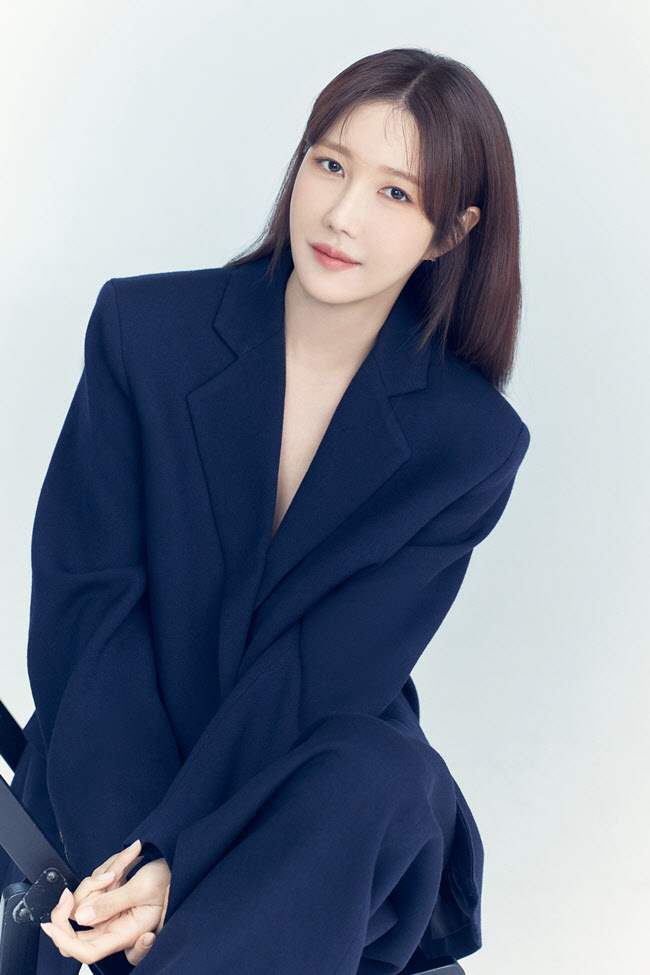 '끝내주는 <b>해결사</b>' <b>이지아</b> "<b>이혼</b> 흠 되는 세상 NO…돌아가면 되죠" [인터뷰]①