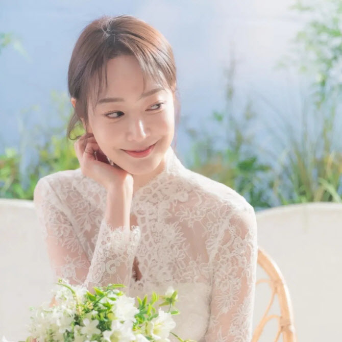 <b>연민지</b>, 오늘(22일) 결혼…예비신랑은 <b>고교 동창</b> 형사