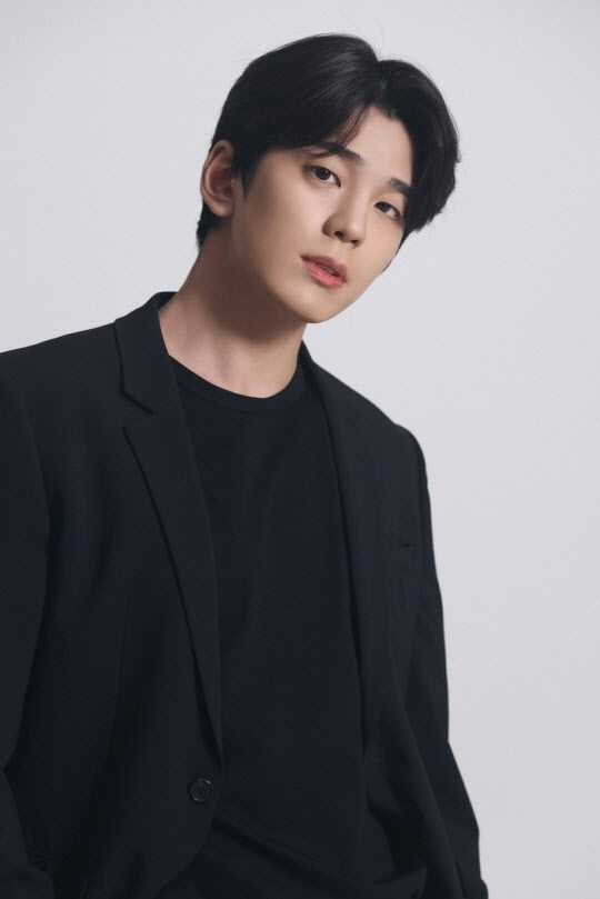 <b>김민규</b>, 오늘(1일) 육군 <b>현역</b> 입대… "건강하게 복귀할 것"