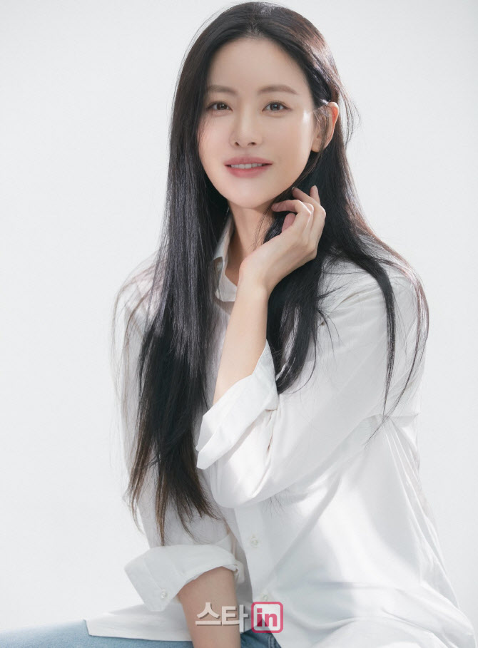 [포토]배우 <b>오연서</b>, '10년째 대한적십자사에 <b>기부</b>...누적 <b>기부</b>금 1억 5천여만...