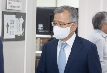 '금품수수' 박영수 前특검 1심 집유…언론인 3명 벌금형(종합)