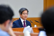 檢, '국회에 거짓 해명 의혹' 김명수 전 대법원장 소환조사