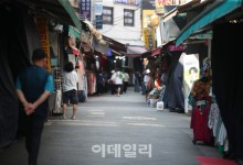 "韓 경제, 수출 회복에 기댄 불안한 국면…경기침체 올지도"