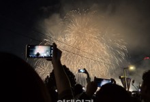 “와~”…밤하늘 가득 채운 불꽃에 107만 시민들 `환호성`