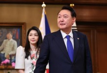美언론 “한국 영부인, 궁지 몰린 남편 대통령직에 어른거려”
