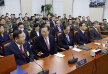 "윤석열 나와라" vs "김어준도 와라"…내란 국조특위 신경전