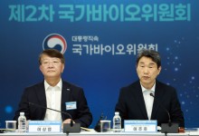 이주호 “바이오 기술혁신 가속화…범부처 역량 결집해야”