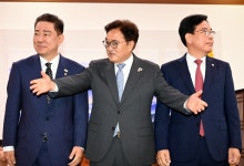 국회의장 만난 여야 원내지도부…'이번주 추경처리' vs '법사위 재배분'