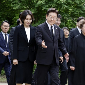 李대통령 "우리 과거이자 미래, 노무현의 꿈 이루겠다"