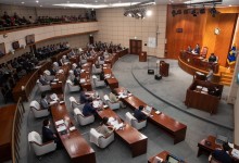 발언 시간 제한했다고…상임위원장 뺨 때린 군산시의원