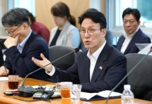 김민석 “경조사-출판기념회 등 5억 수입” 野 “신고 누락 위법”