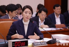 전-현 보좌진 92% “강선우 낙마해야”… 전교조마저 “이진숙 자진 사퇴하라”