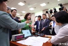 ‘추나 대전’에 법사위 아수라장…추미애 ‘나경원 간사선임안’ 빼자, 羅 “국회독재”