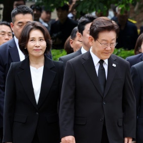 취임후 ‘盧추도식’ 첫 참석한 李 “기득권 반발 두려워않고 개혁”