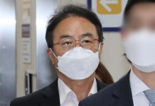 검찰, 강제추행 혐의 김명곤 전 장관에 징역 1년 구형