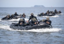 특전사 귀성부대, 32사단 해안경계부대와 서해바다서 고강도 해상은밀침투훈련 실시