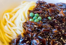 ‘서민음식이 이렇게나’ 10년간 자장면 값 제일 많이 올랐다 …4500→7400원, 외식물가↑