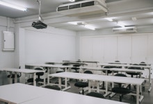 학교에 돈이 없어 폭염에 에어컨을 안틀었다니!