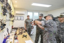 김규하 육군총장, AI GOP경계작전 부대·드론공작소 방문